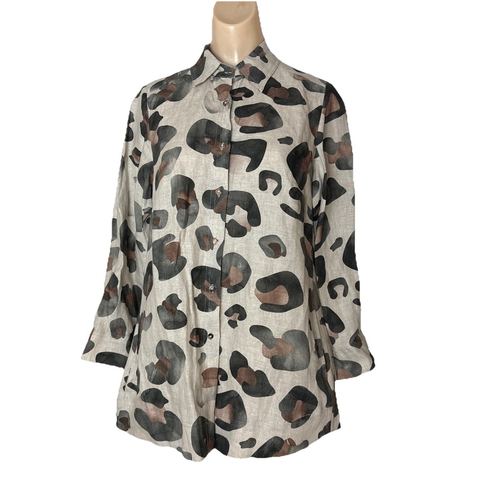 I  Linen Lifestyle Womens Button up shirt  100% Linen Blouse Size S animal print